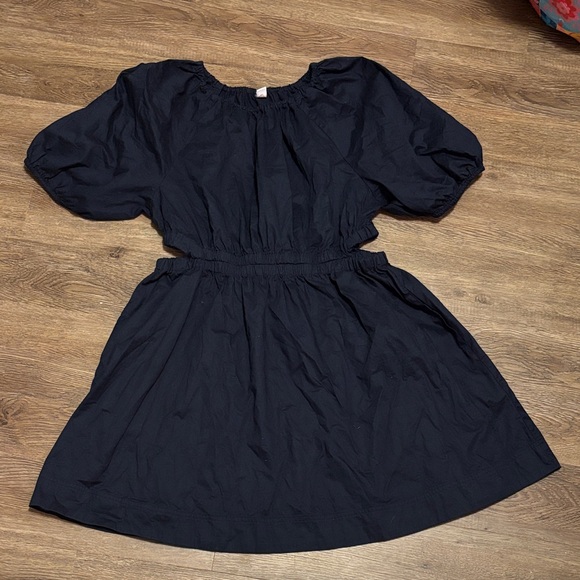 women’s black old navy dress with side cutouts - Picture 1 of 3